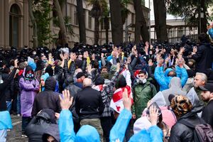 По данным СМИ, задержаны 20 человек