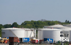 Топливо в оккупированную Луганскую область Россия подвозит, но "стратегического запаса нет", отметили в Луганской ОВА