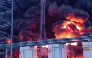 В результате атаки беспилотников СБУ горела нефтебаза возле города Старый Оскол (РФ)