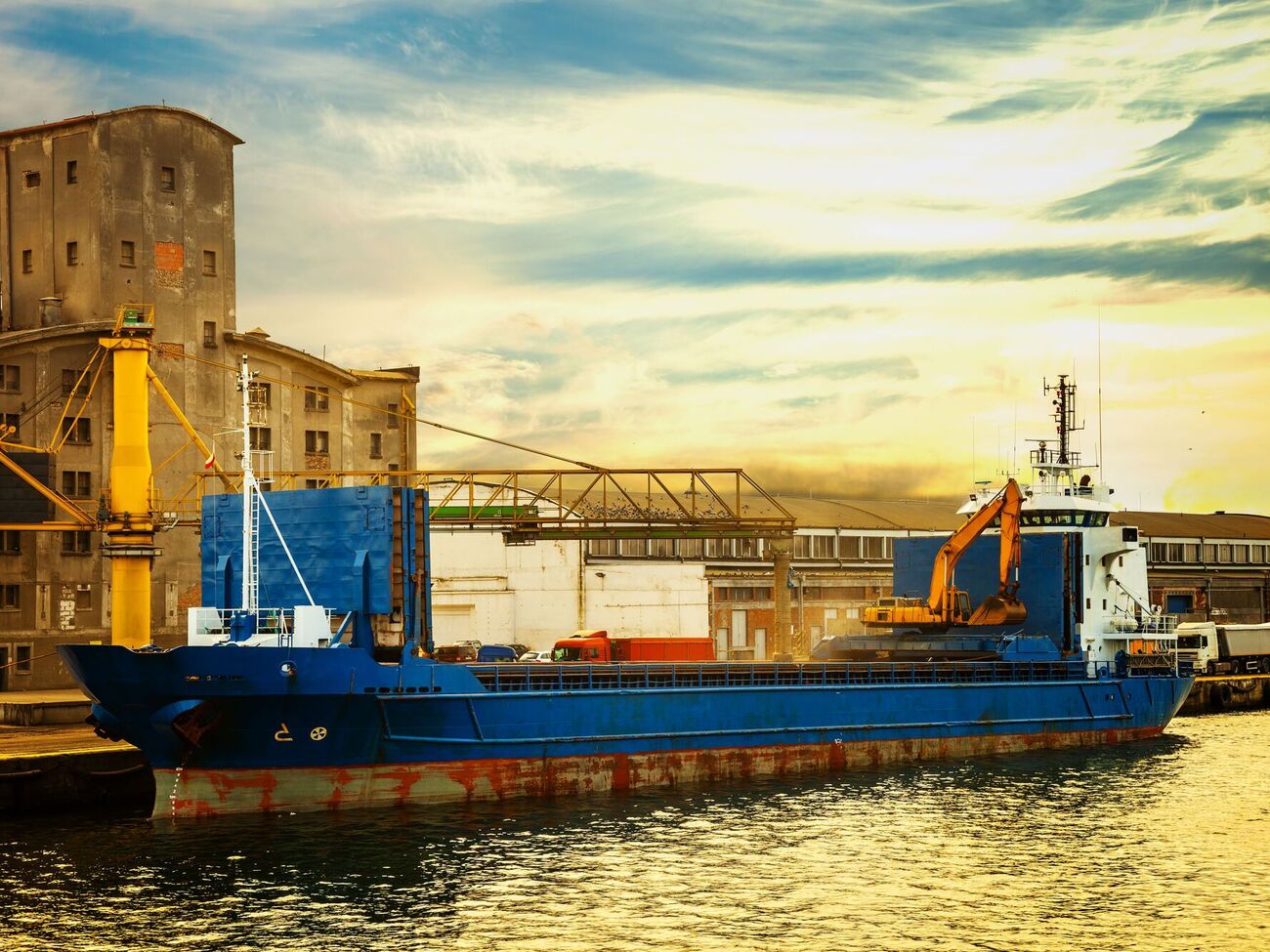 Еврокомиссия должна будет снова ввести квоты, если импорт птицы, яиц, сахара, овса, кукурузы, круп и меда превысит определенные объемы