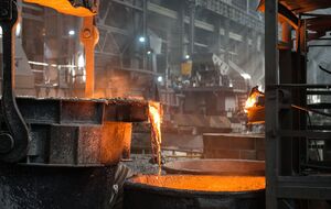 Українська металургія, на яку до війни припадало 10% ВВП і 30% експорту, зараз переживає дуже важкий період, писало агентство Reuters