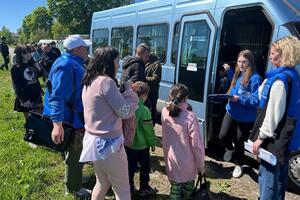 Із громад, які постійно зазнають російських обстрілів, планували евакуювати сім'ї з дітьми