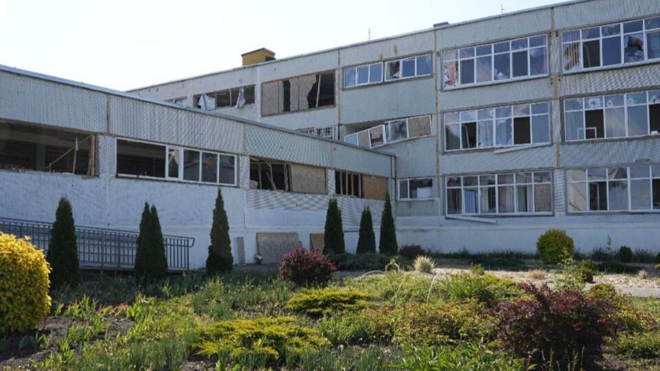 Російські бомби пошкодили школу