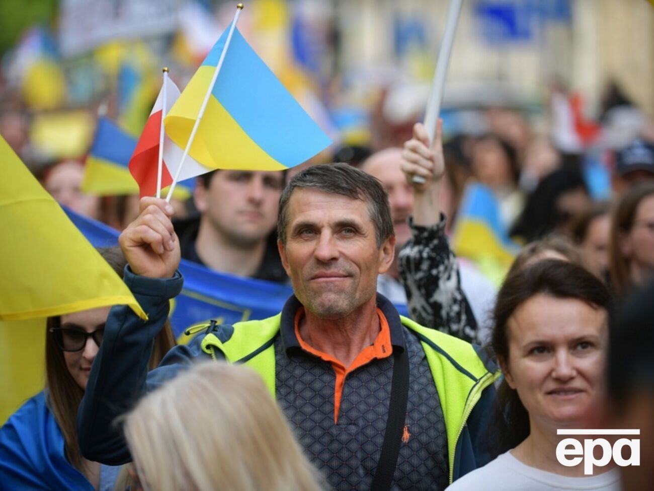 Украинцы в трех странах Европы приняли участие в соцопросе