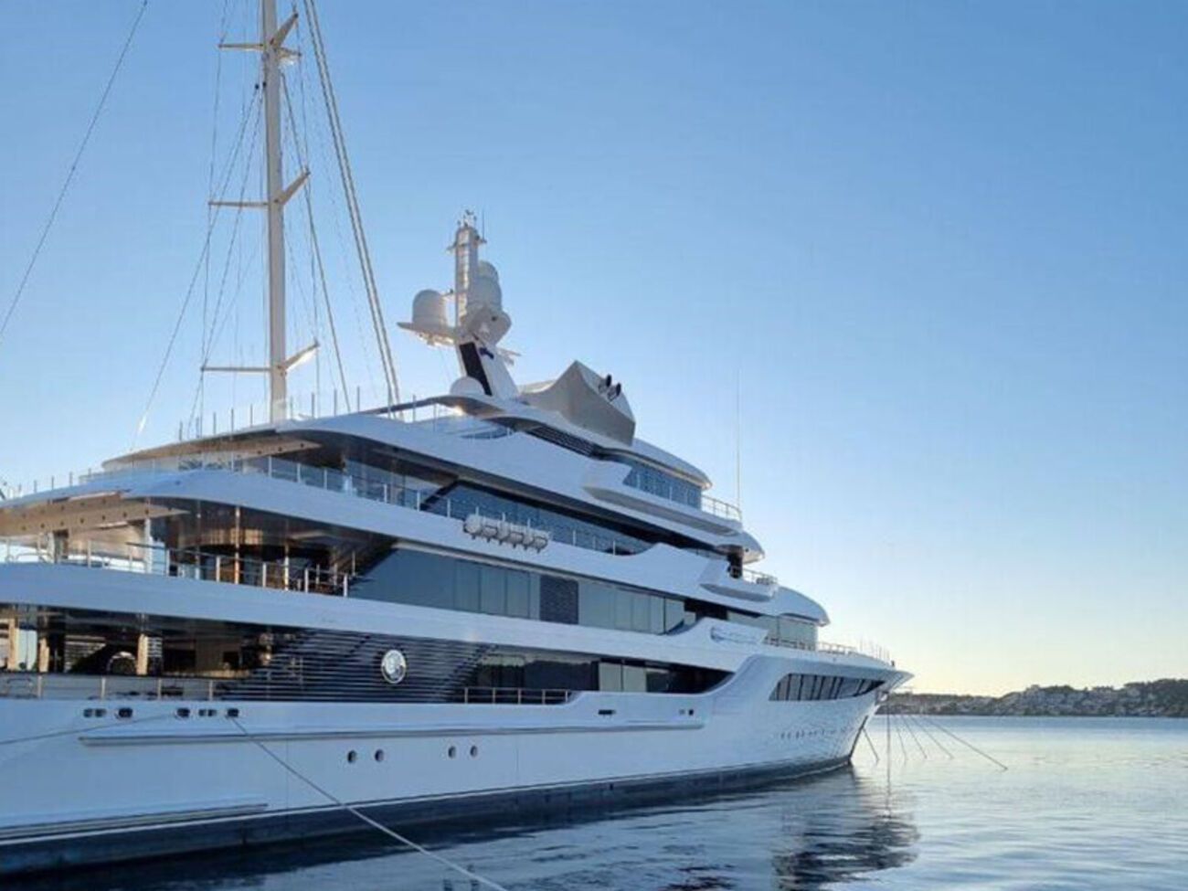 В АРМА не разглашают причины отказа аукционного дома от организации продажи яхты, но они "точно связаны с сопротивлением Медведчука"