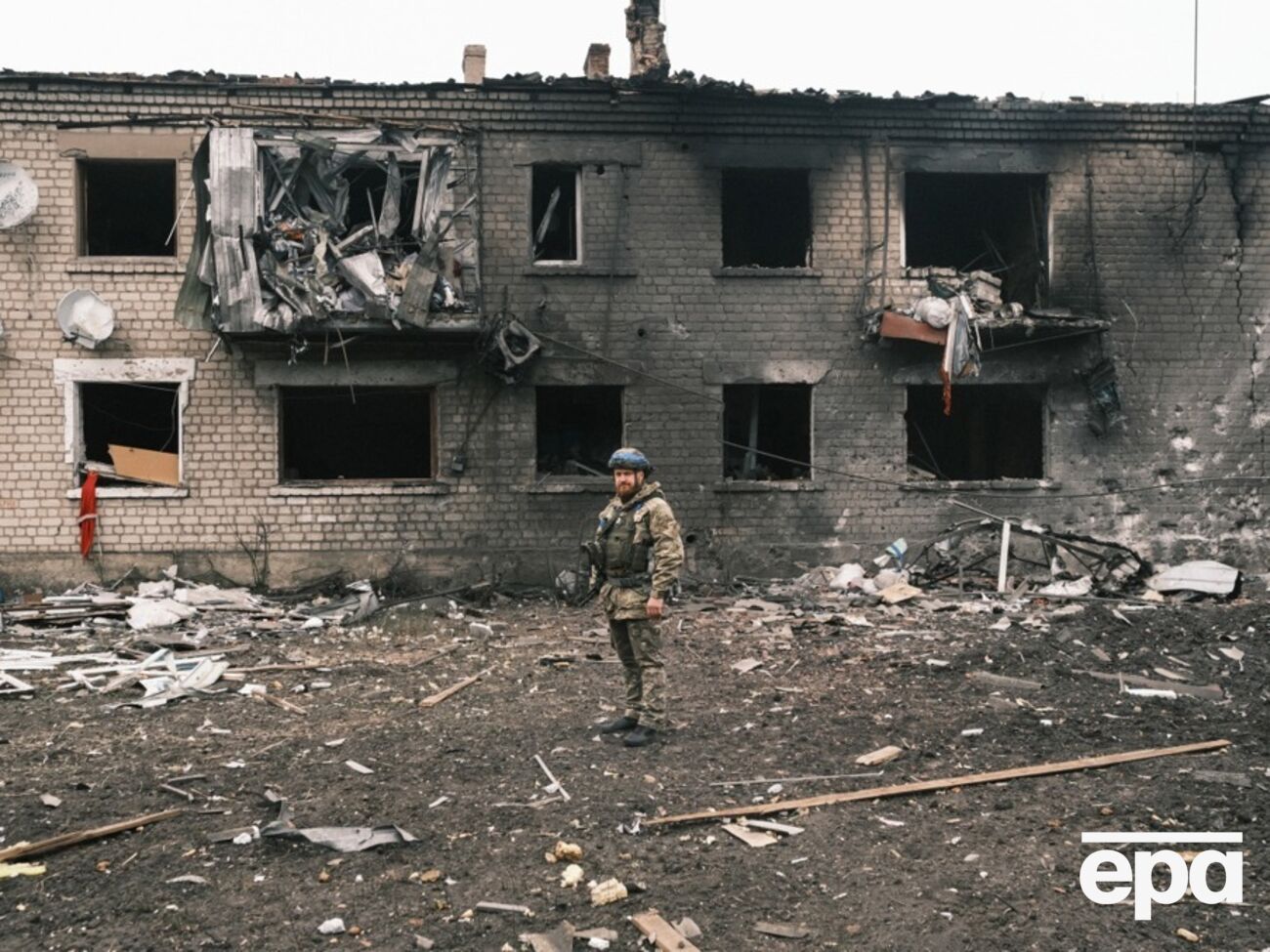 Вовчанськ сильно зруйнований, у місті відбуваються стрілецькі бої через спроби російських груп атакувати околиці