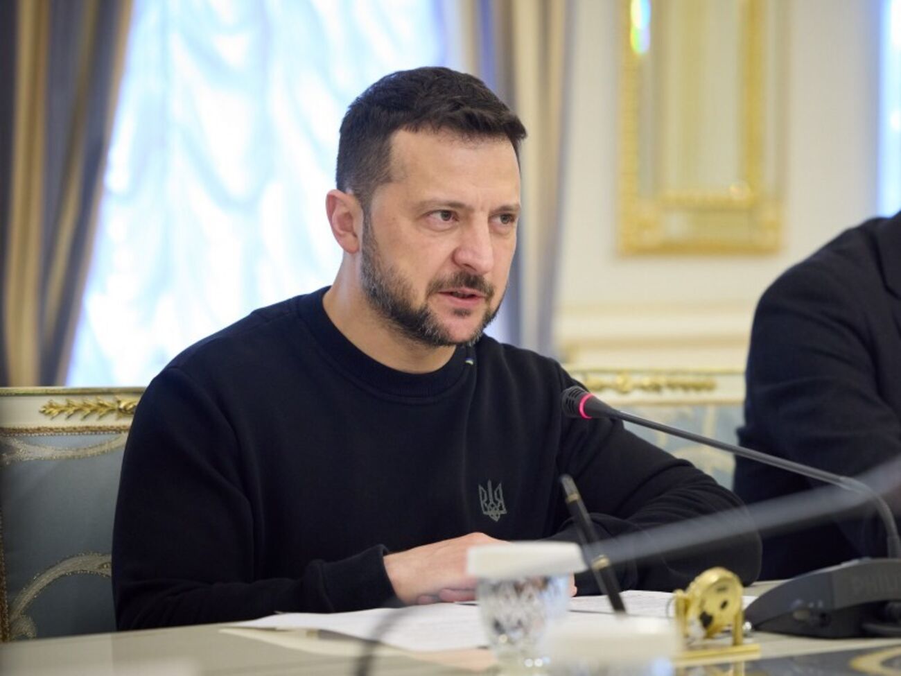 Зеленський: Надто багато часу минає між оголошенням пакетів і реальною появою зброї