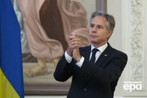 Блинкен в соцсети X описал себя в том числе и как аматора-гитариста