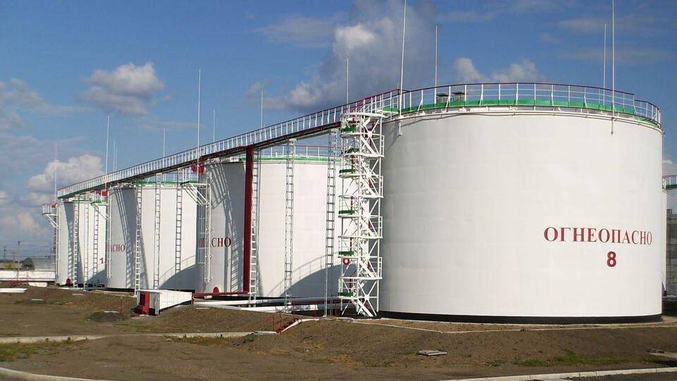 Власти утверждают, что топливо не загорелось