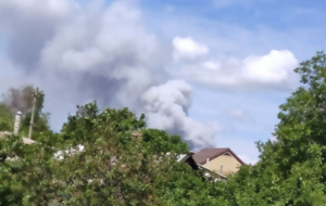 Местные "власти" попытались скрыть прилет по складу боекомплекта в Луганске, отмечает Astra