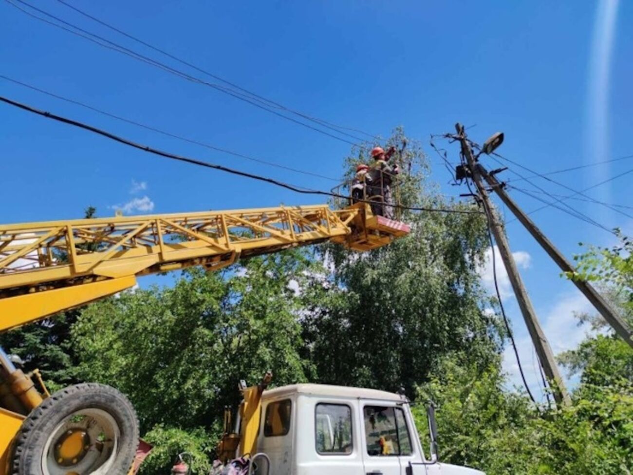 За перші чотири місяці 2024 року енергетики ДТЕК Ріната Ахметова повернули світло 2,2 млн родин