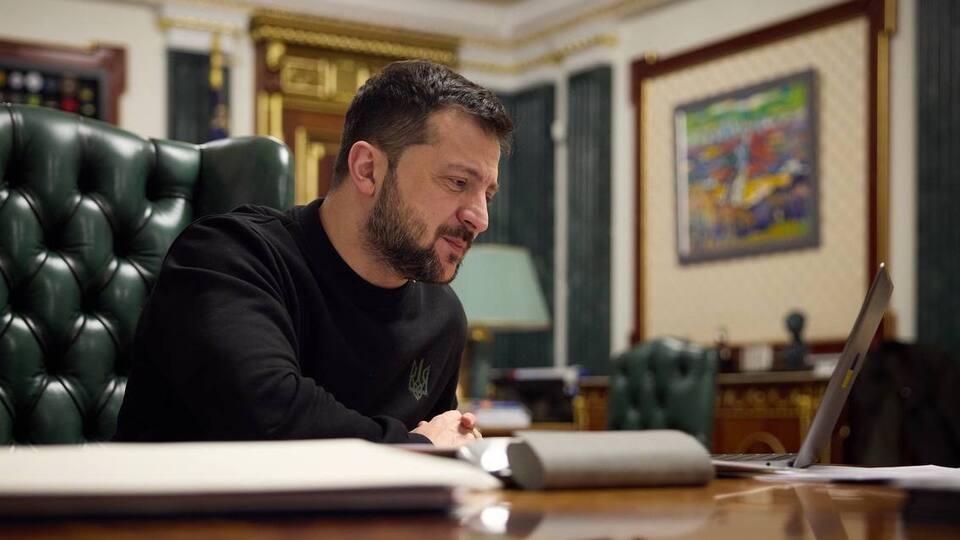 Розмови з лідерами двох країн Зеленський провів телефоном