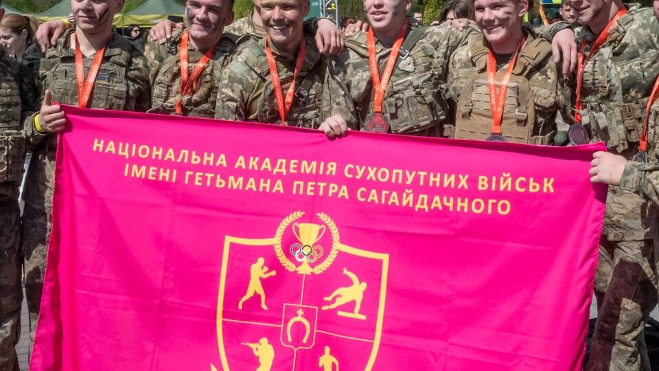 О порядке в академии журналистам рассказали несколько курсантов