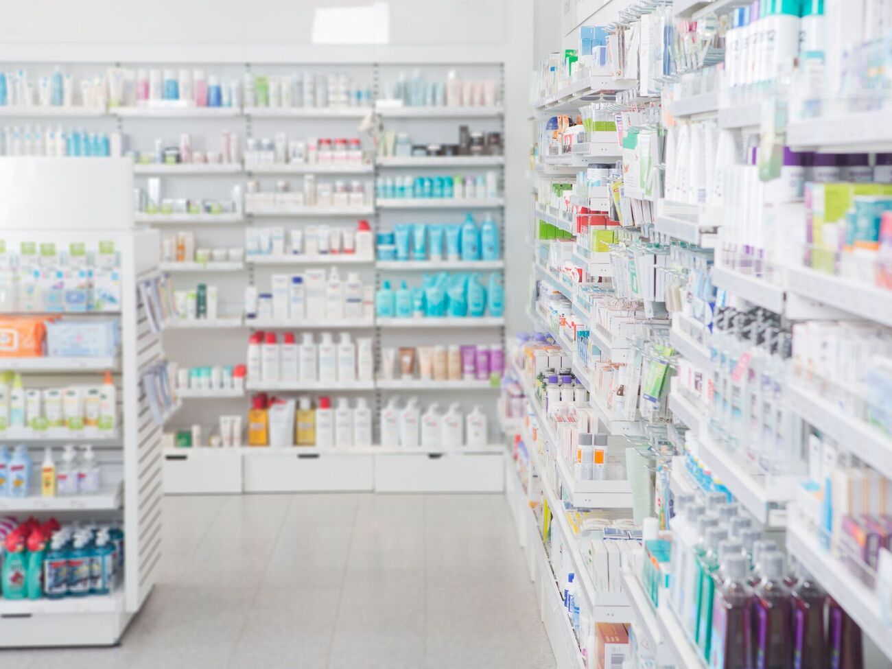 Приблизительно 30% покупок в аптеках Украины совершают через маркетплейсы
