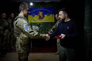 Зеленський нагородив захисників Харківської області
