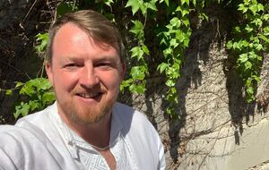 Сейчас электричество фактически бесплатное, люди оплачивают только его доставку. Почему бы не врубить кондиционер?