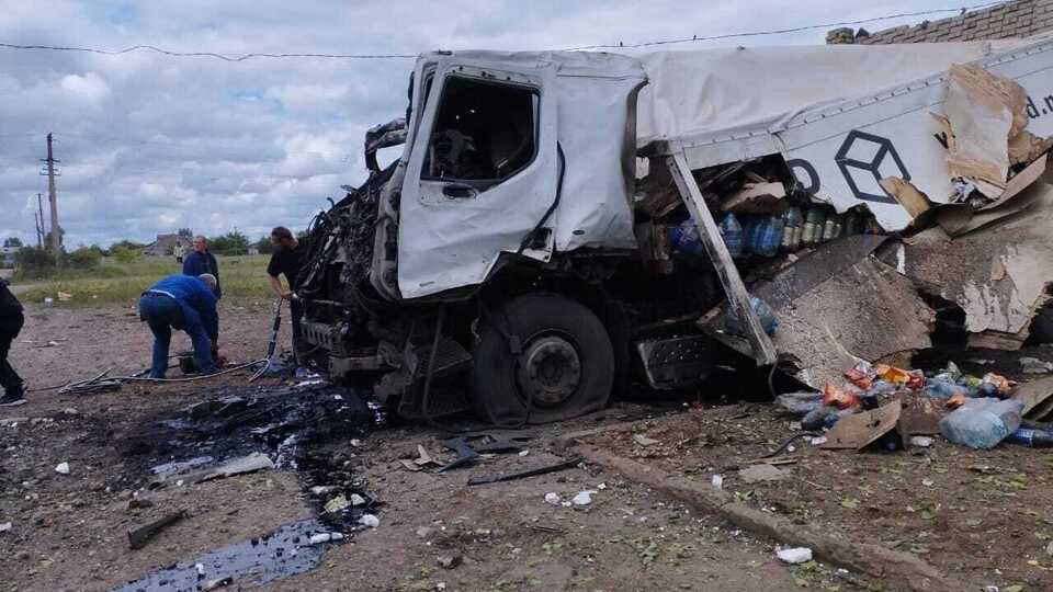 Через прильоти у Високому пошкоджено будівлю магазину, два приватні будинки, а також знищено автомобіль, зазначили в Херсонській ОВА