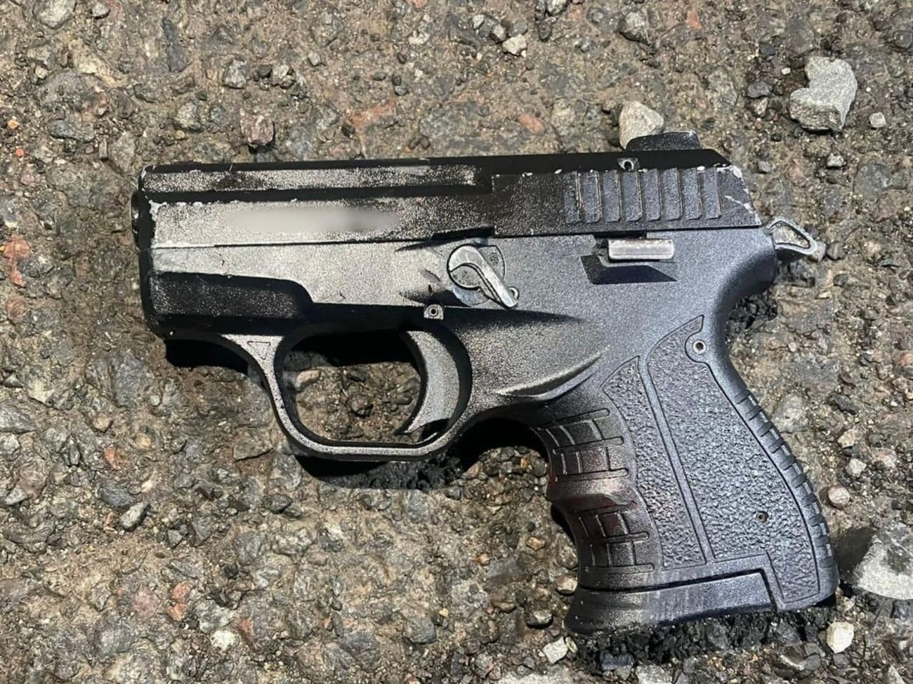 Водитель через окно автомобиля совершил несколько выстрелов в сторону правоохранителей, отметили в полиции