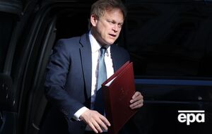 Шеппс отметил, что британский атташе в Москве олицетворял поддержку Лондоном Украины