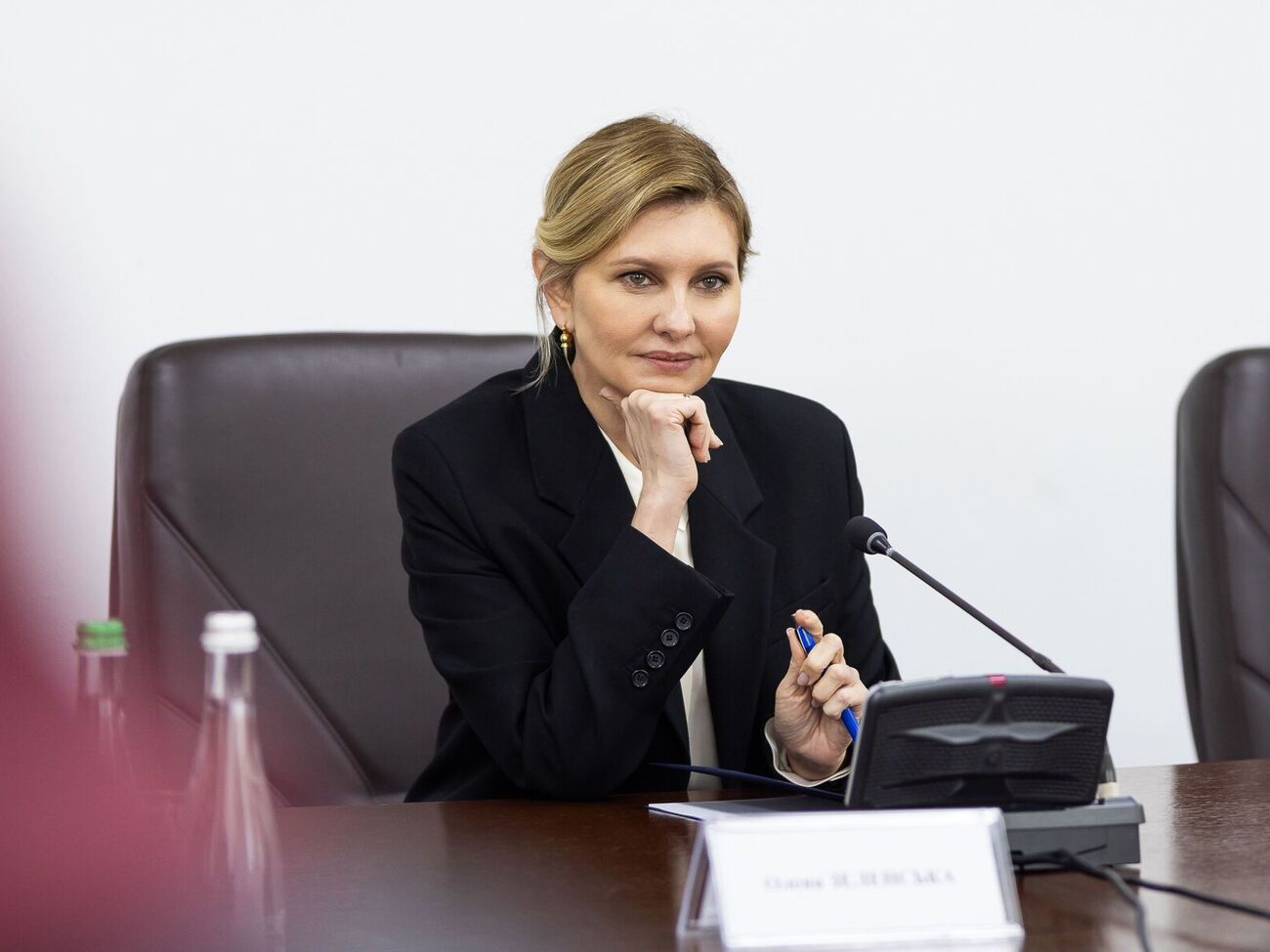 Зеленська: Коли вмикається сирена повітряної тривоги, ми повертаємося до реальності