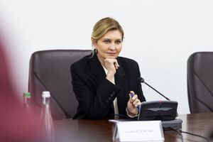 Зеленська: Коли вмикається сирена повітряної тривоги, ми повертаємося до реальності