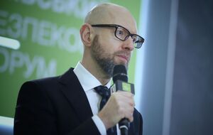Яценюк убежден, что правовая основа для конфискации российских активов есть, поскольку РФ совершила акт агрессии