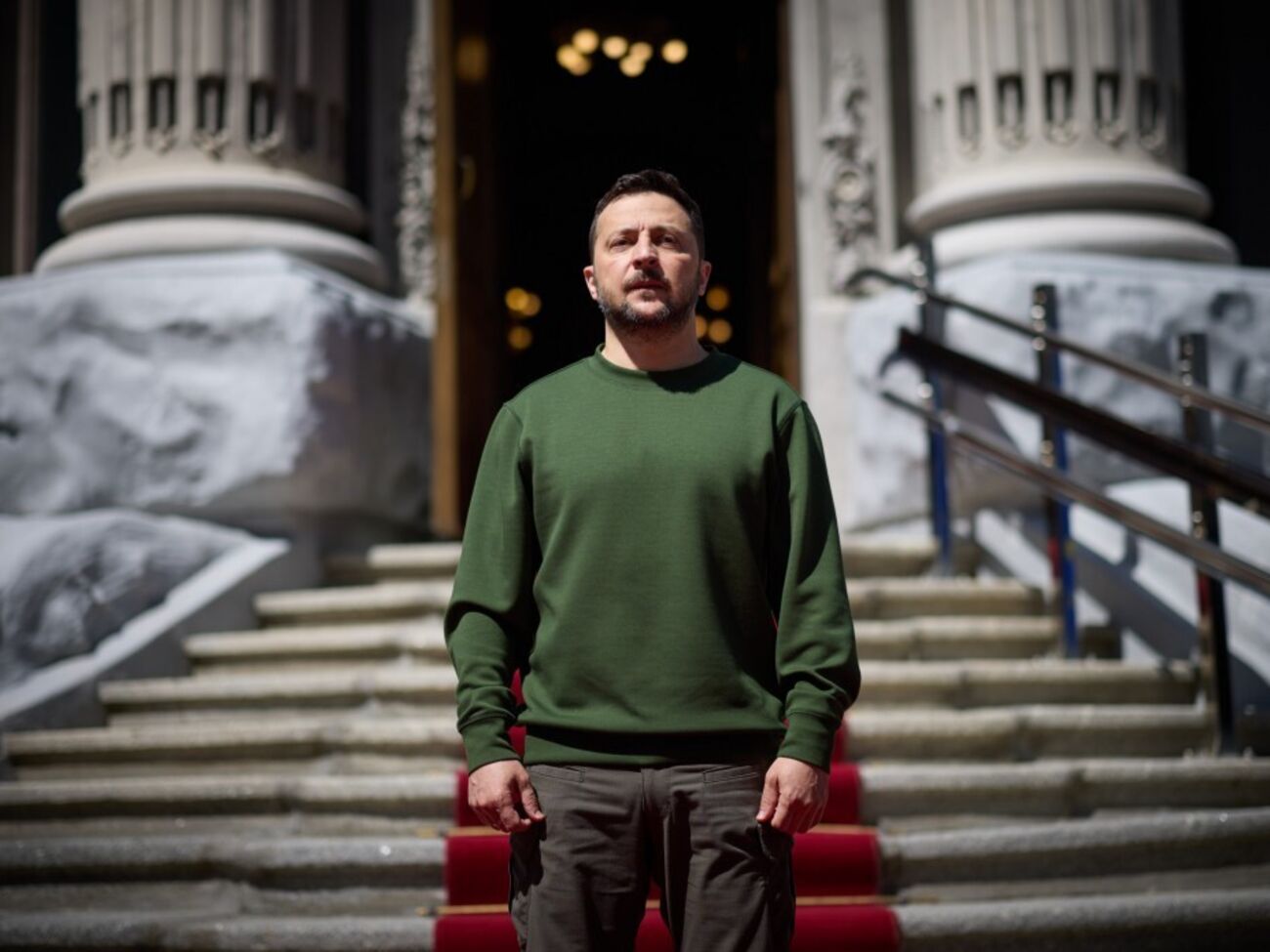 По словам Зеленского, в последние два месяца ни одна бригада сил обороны не жалуется на нехватку артиллерийских снарядов