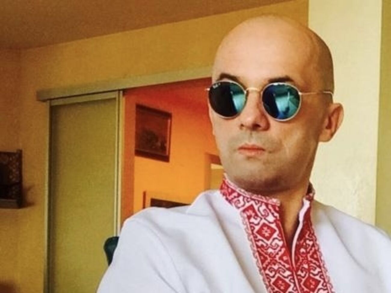 Вышиванка стала символом единения поколений. Хотя эту традицию в Украине уничтожали наиболее жестоко