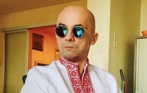 Вышиванка стала символом единения поколений. Хотя эту традицию в Украине уничтожали наиболее жестоко