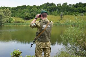 Український прикордонник застосував зброю під час спроби затримати порушника і, за версією слідства, застрелив його