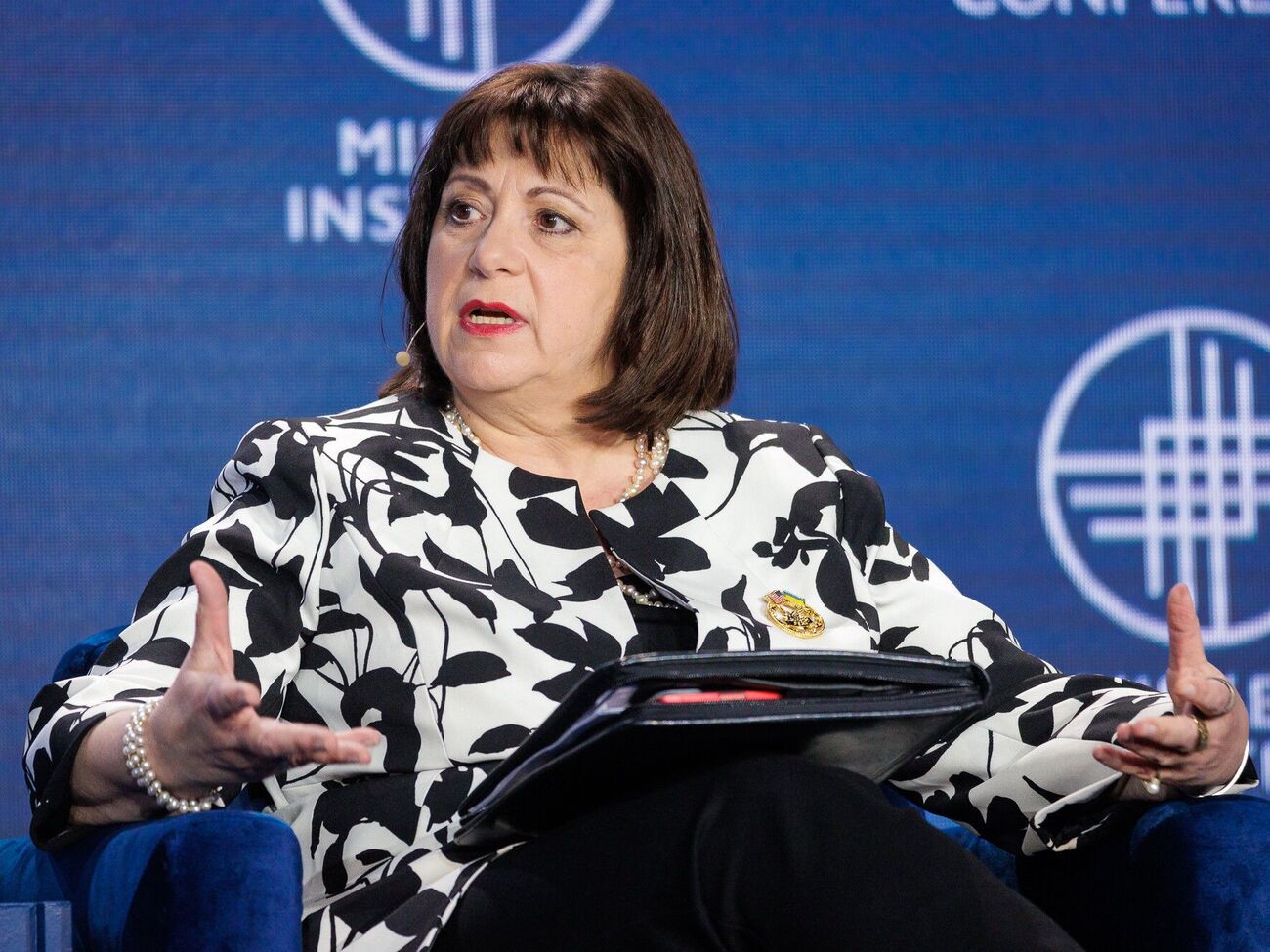 Для українського бюджету не будуть зайвими кошти, одержані внаслідок конфіскації заморожених російських активів, заявила Яресько