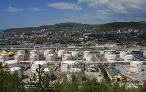 На НПЗ у Туапсе дрони вразили одну з установок