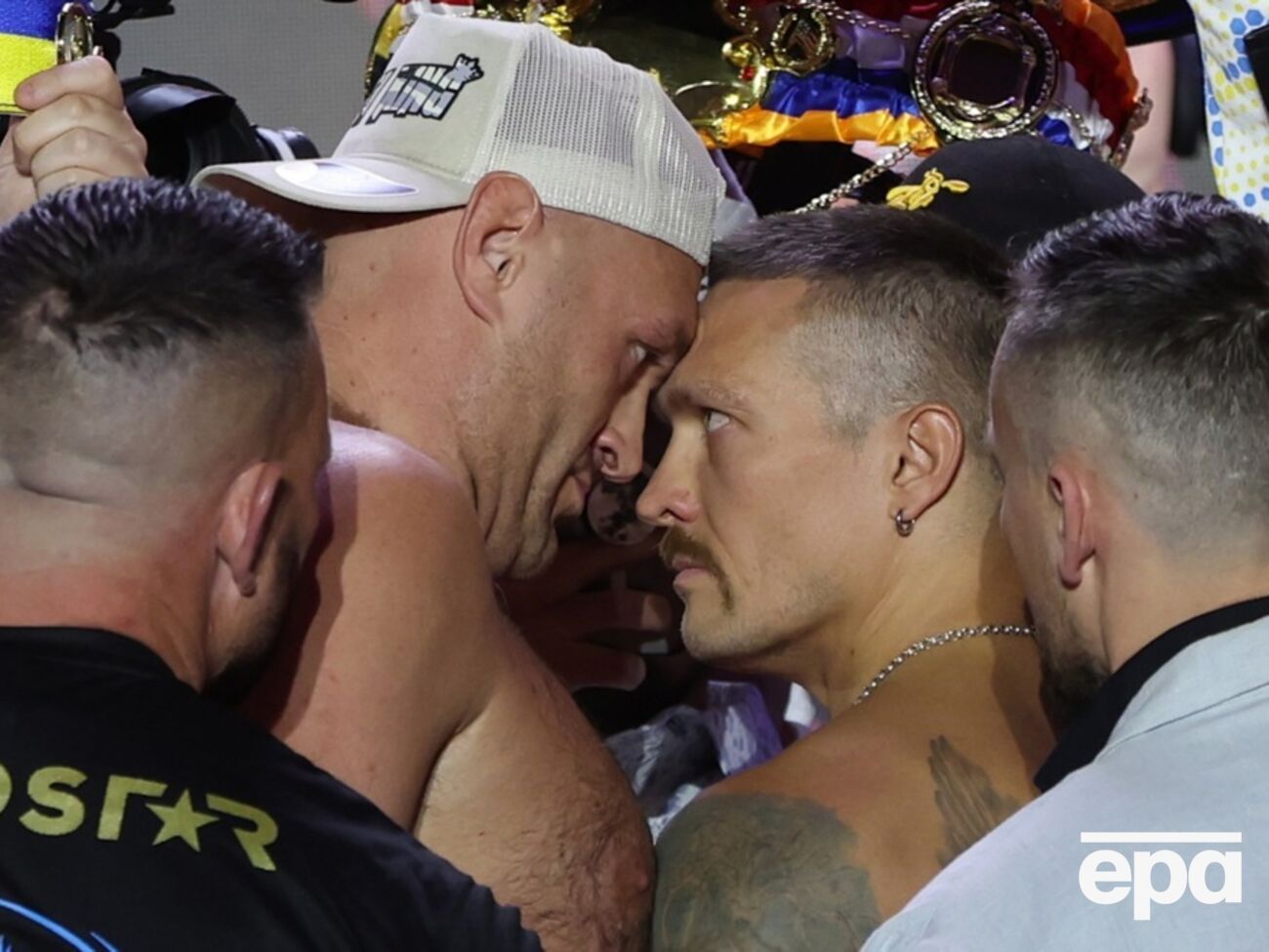 Поединок между Фьюри и Усиком пройдет 18 мая