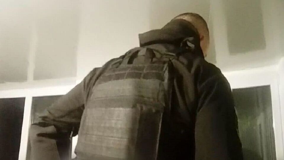 Полицейский был в бронежилете