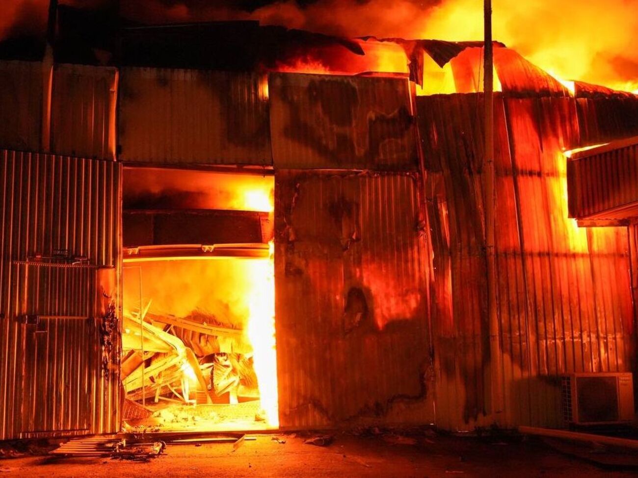 Ночную атаку захватчиков с применением баллистических ракет посол назвала "ужасной"