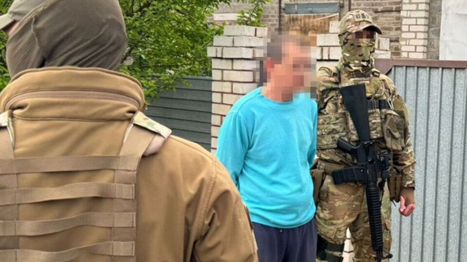 За даними СБУ, підозрюваний погодився працювати на окупантів восени 2023 року
