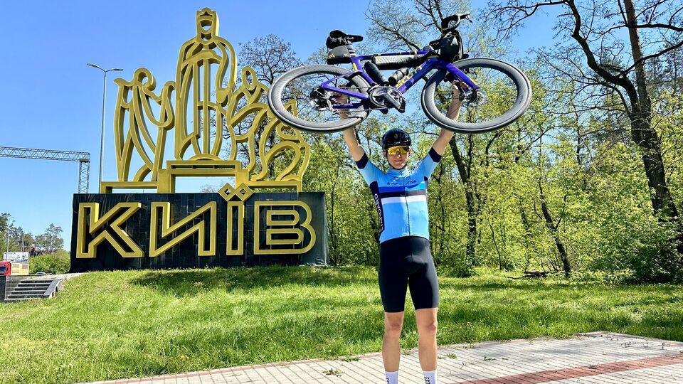 Вага проехал на велосипеде около 1700 км