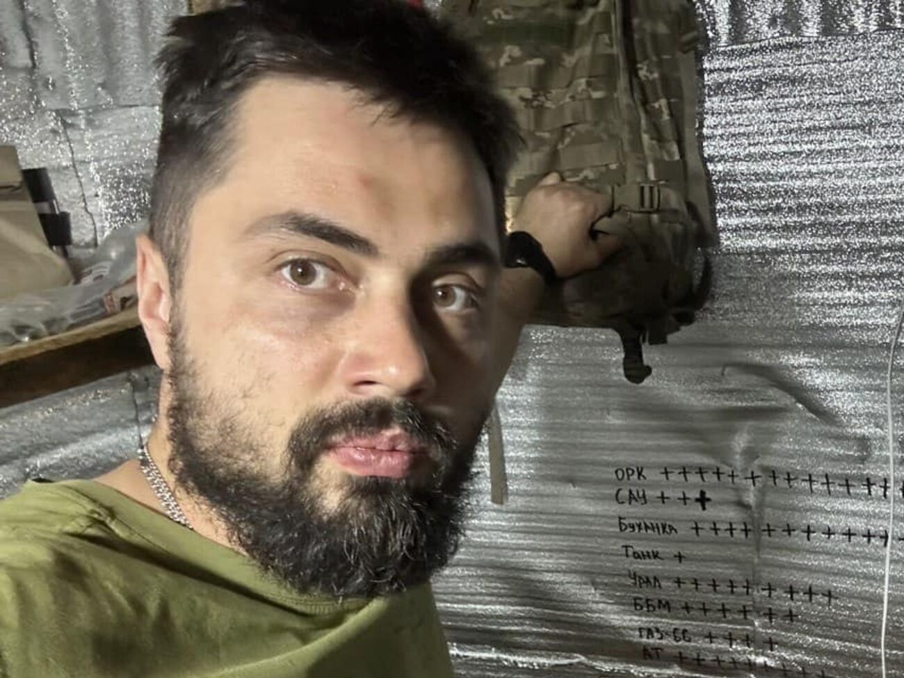 Ворог лізе системно і хитро. Підіймаєш дрон – нікого. Тільки сідає сонце, сильний вітер або дощ – орки вилазять з усіх нір. FPV-дрон – найкращий засіб стримування