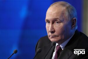 Путин обозлился, в частности, из-за эпизода в книге, который показывает его мелочность и обидчивость, считает Белтон