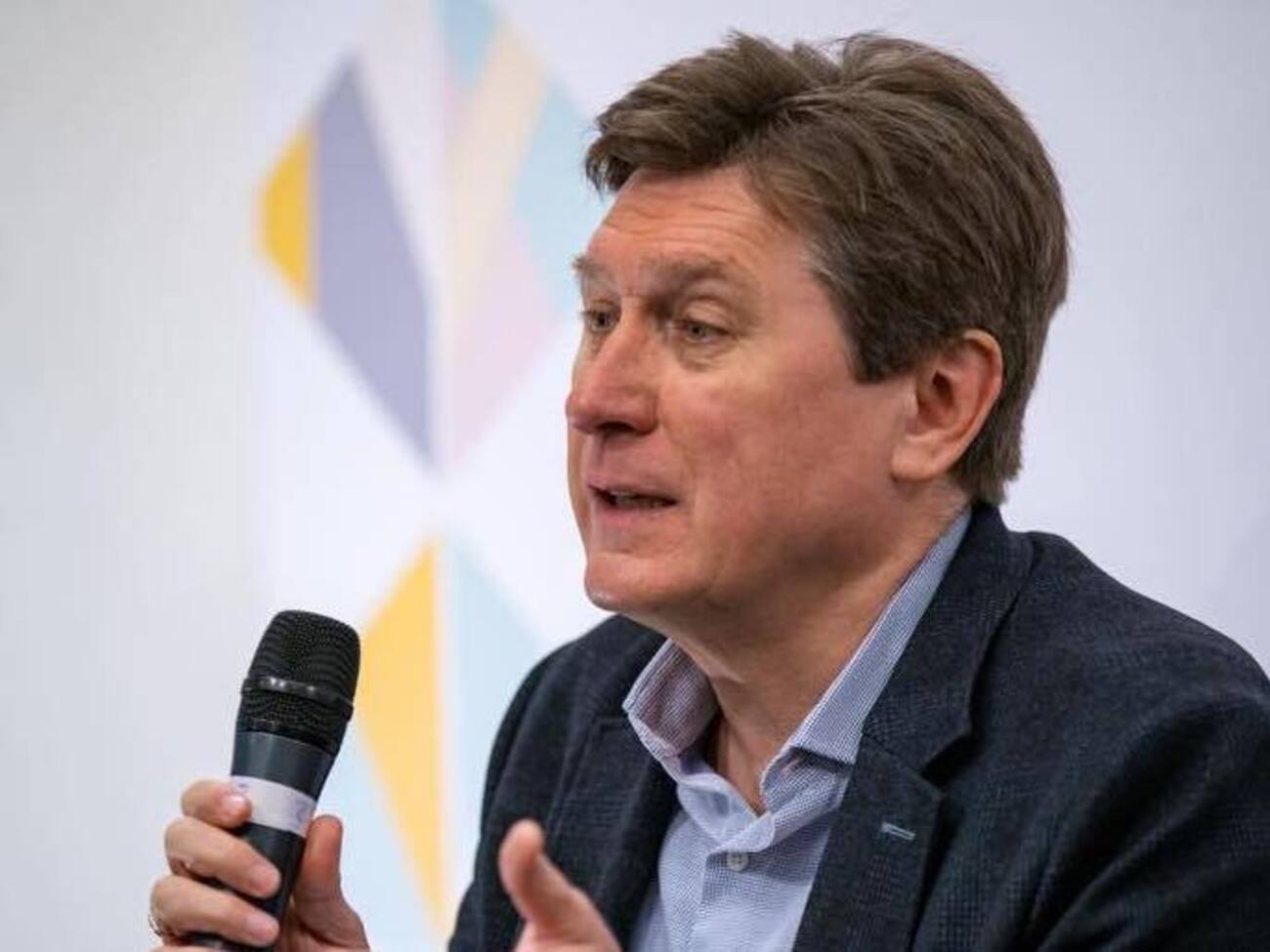 Среди западных элит доминирует позиция, что начинать переговоры с Россией следует только тогда, когда Путин поймет, что не сможет выиграть войну