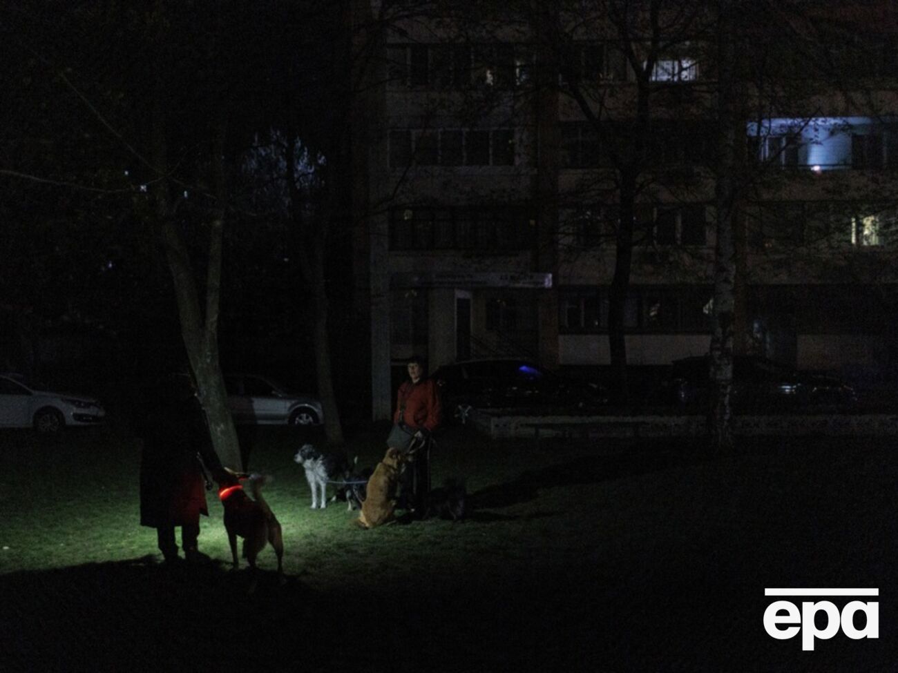 Увечері в Україні знову вимикатимуть світло за графіками