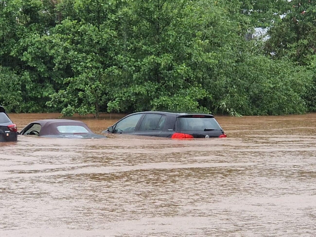 Масштабные дожди затопили улицы и подвалы в Сааре и Рейнланд-Пфальце