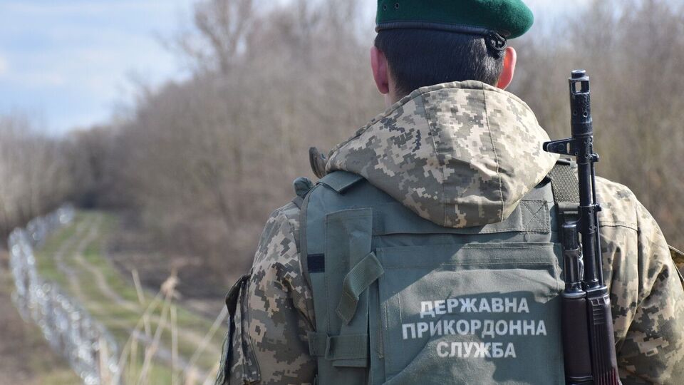 Прикордонника, котрий, імовірно, застрелив українця, який тікав від патруля, повідомили про підозру в порушенні правил поводження зі зброєю