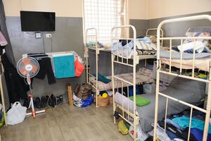 Платные камеры, общие по 20 человек, церковь, прачечная и собака из Бахмута. Экскурсия Гордона по Лукьяновскому СИЗО. Фоторепортаж