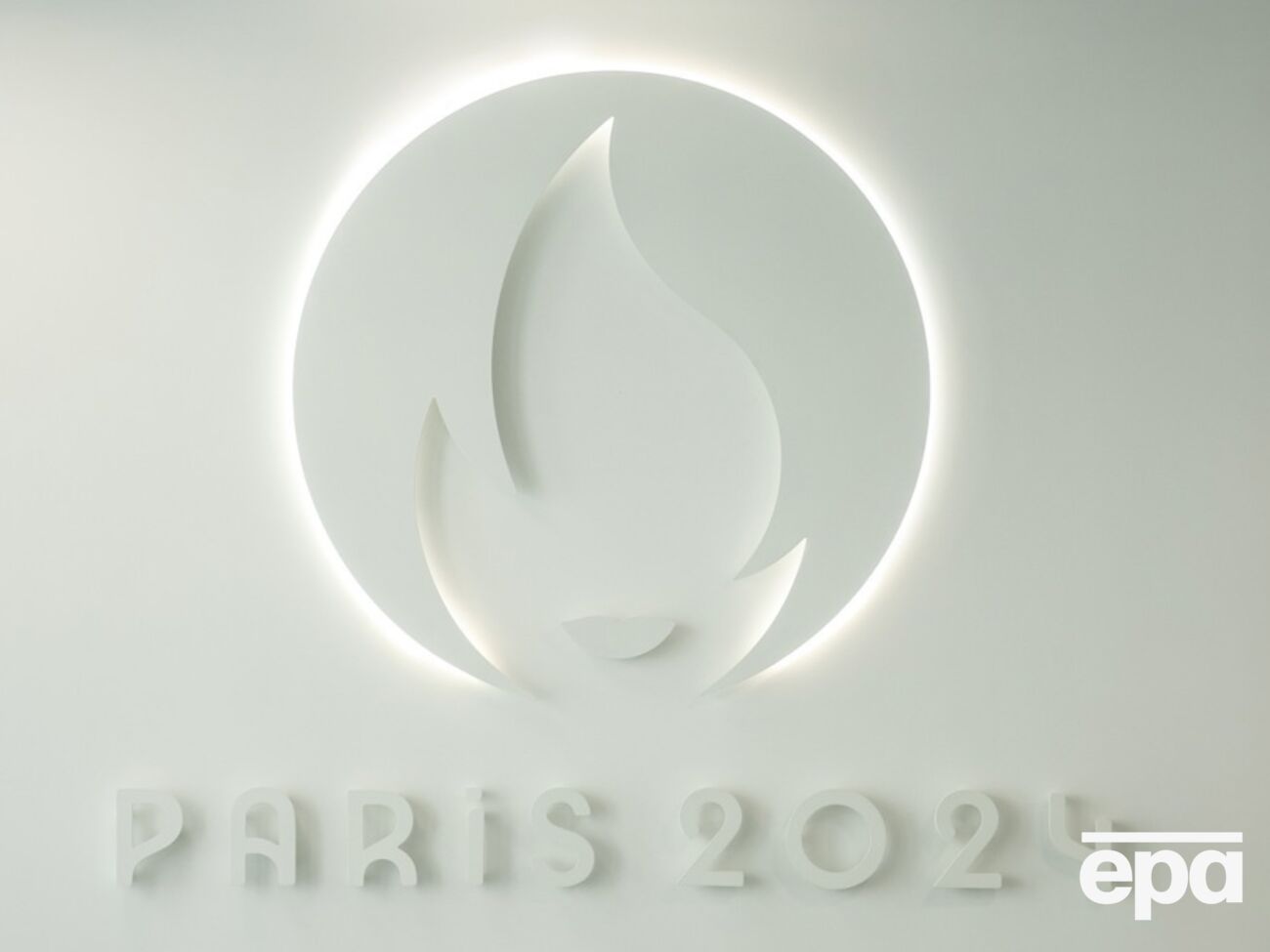 Мэр Парижа говорила, что россиянам в городе рады не будут