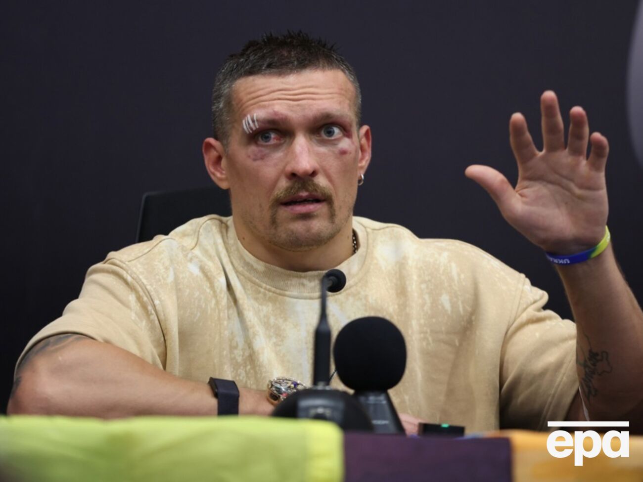 Усик сказал спасибо всем, кто молился и болел за него, и отдельно поблагодарил защитников Украины