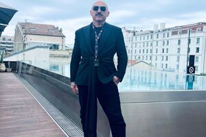 На вопрос журналистов, не опасается ли он репрессий со стороны российского диктатора, Вега заявил, что это Путин должен его опасаться