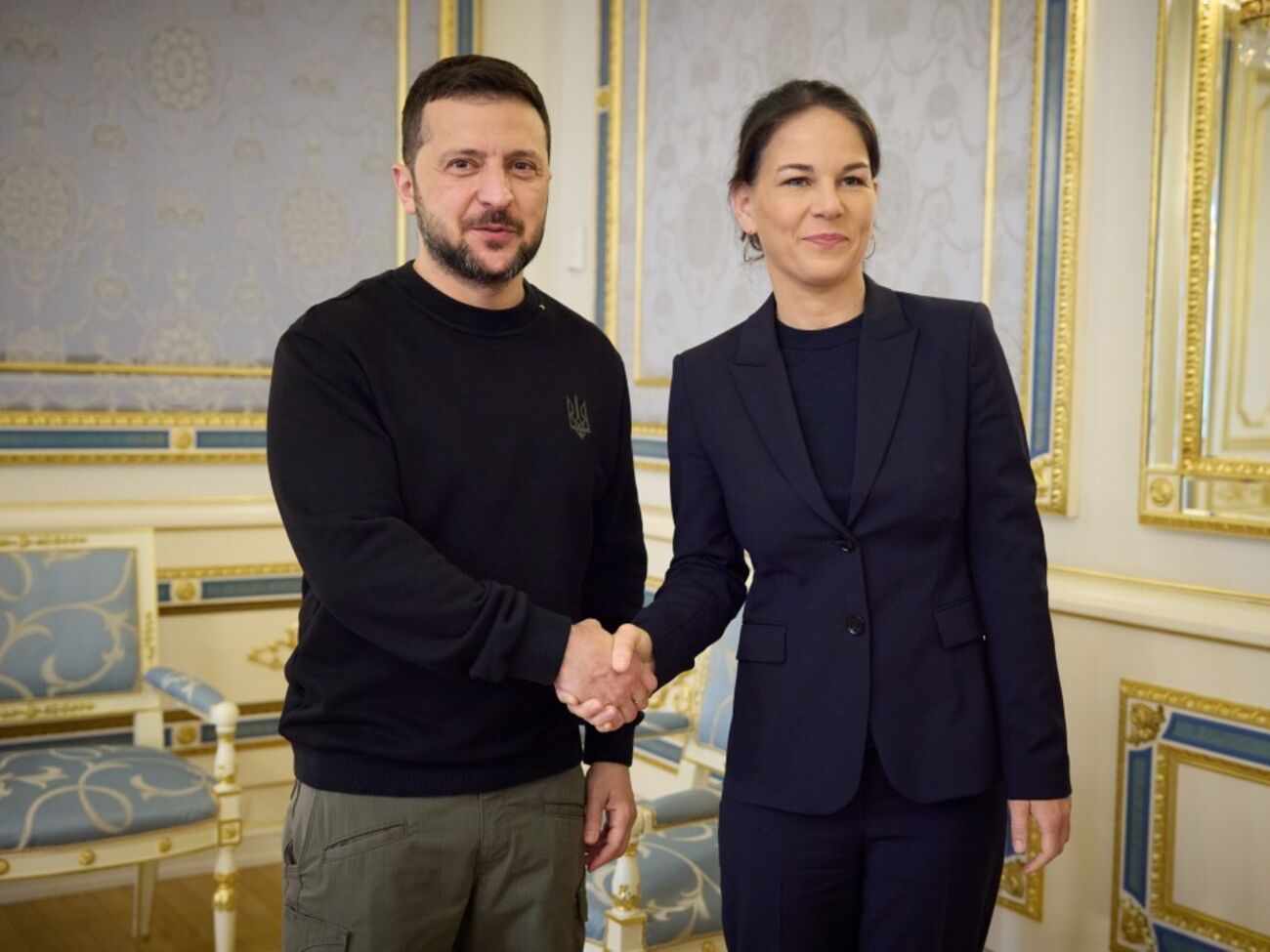 Зеленский принял Бербок в Киеве, говорили в том числе о военной помощи Украине