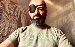 Для раненого психологической помощью становятся родственники. Представьте, сколько ложится на плечи каждой такой семьи