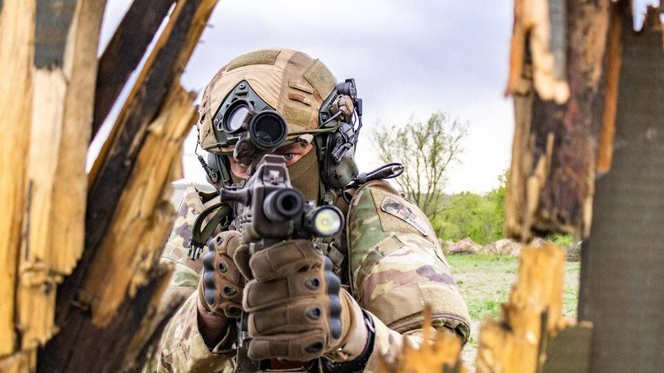 Українські воїни тримають позиції, подекуди контратакують і нищать загарбників, кажуть у Генштабі